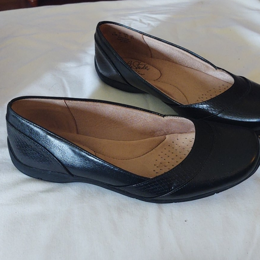 Lifestride black flats with box